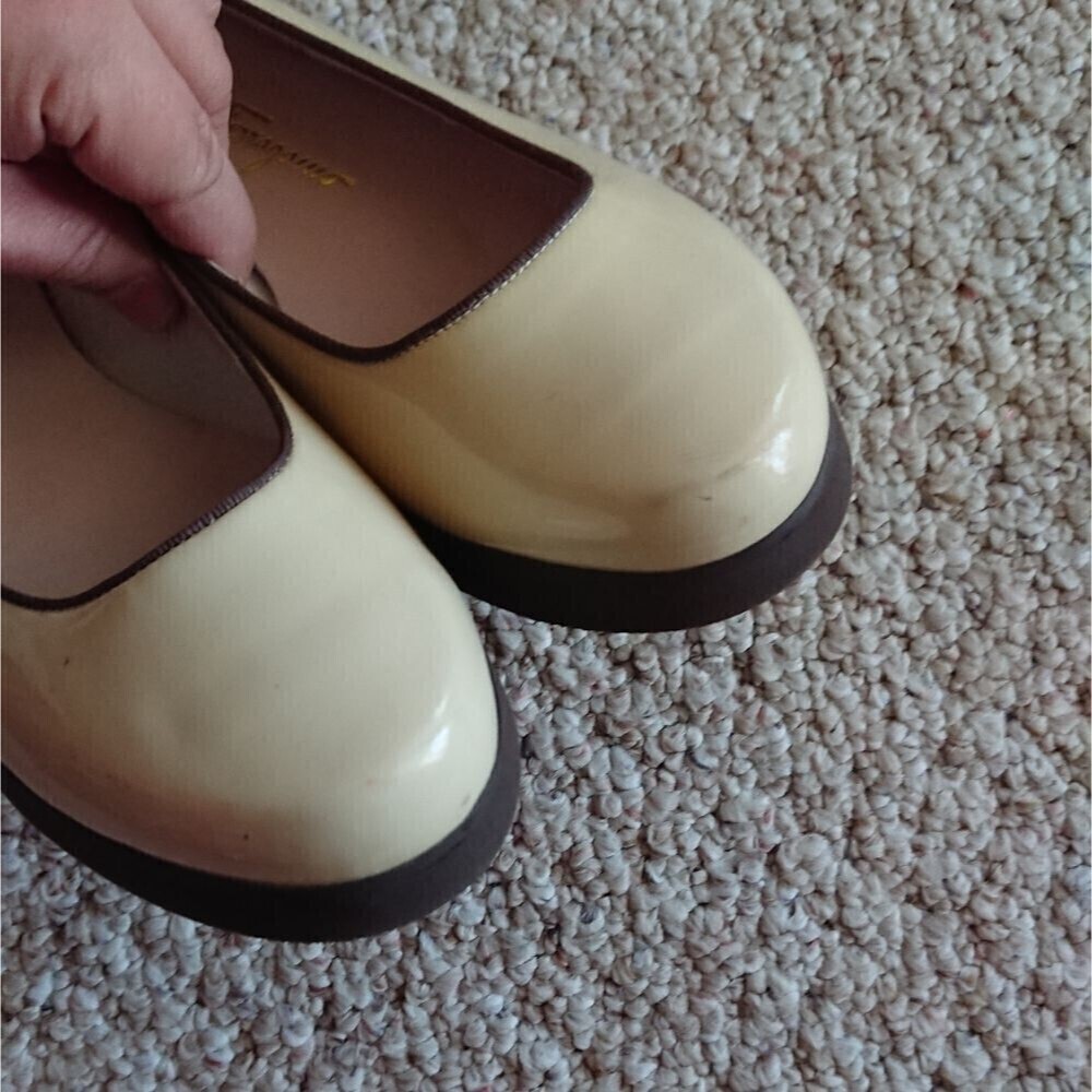 Salvatore Ferragamo beige Patent Leather wedges size 7.5 - Picture 12 of 12